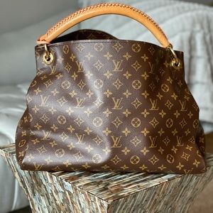 AUTHENTIC Louis Vuitton Artsy MM 🤎✨